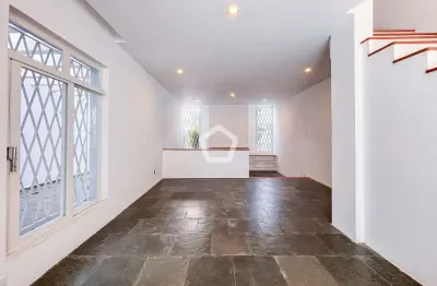 Casa com 3 quartos à venda na Rua Antero Mendes Leite, 150, Aclimação, São Paulo por R$ 2.100.000