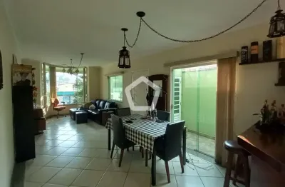 Casa com 3 quartos à venda na Rua Pirajá, 1103, Mooca, São Paulo por R$ 900.000