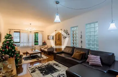 Casa com 3 quartos à venda na Rua Itamiami, 74, Vila Mariana, São Paulo por R$ 1.650.000