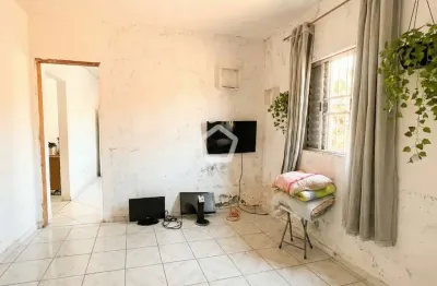 Casa com 6 quartos à venda na Rua Anajazeira, 328, Vila União, São Paulo por R$ 800.000