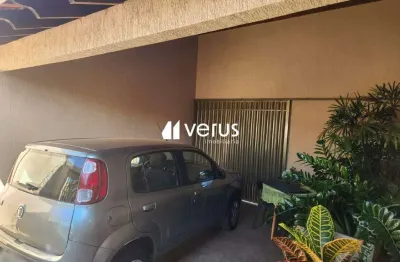 Casa com 3 quartos à venda no Santa Mônica, Uberlândia 