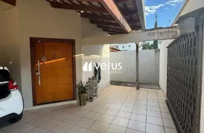 Casa à venda, 3 quartos, 1 suíte, 3 vagas, santa mônica - uberlândia/mg