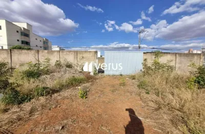 Terreno à venda no Conjunto Segismundo Pereira, Uberlândia 