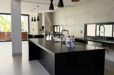 Sobrado à venda, 3 quartos, 3 suítes, 4 vagas, vigilato pereira - uberlândia/mg