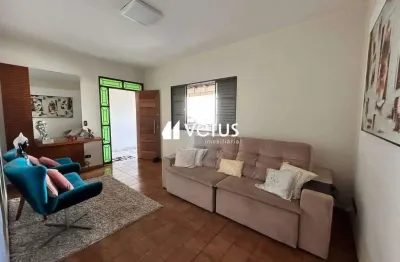 Casa à venda, 3 quartos, 1 suíte, 2 vagas, santa mônica - uberlândia/mg