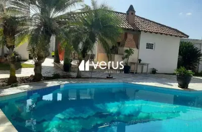 Casa com 5 quartos para alugar na Cidade Jardim, Uberlândia 