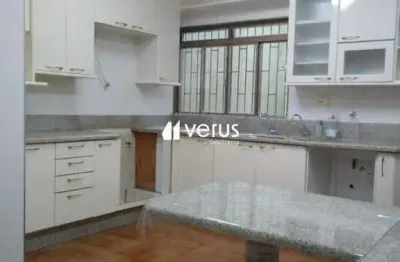 Apartamento com 4 quartos para alugar no Tabajaras, Uberlândia 