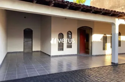 Casa à venda, 3 quartos, 1 suíte, 3 vagas, santa mônica - uberlândia/mg