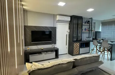 Apartamento mobiliado perto da praia com 02 suítes em bal. perequê, porto belo 80x