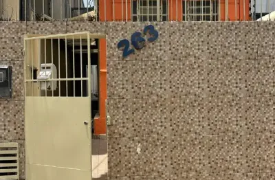 Alugo casa comercial com 100m², 5 salas,  no farol bem próximo ao centro.