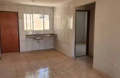 Casa com 1 apartamento e 1 quarto.  da financiamento.  casa no a