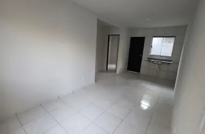 Casa condomínio.  com 2 quartos.  próximo da tamandare e ucdb.
