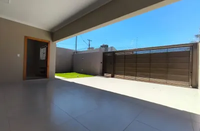 Linda casa. com 4 suites. aquecedor solar. parte alta bairro.