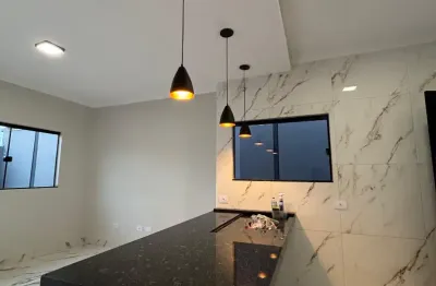 Casa nova. 1 suite. 1 quarto. rica em detalhes. próximo da ucdb.