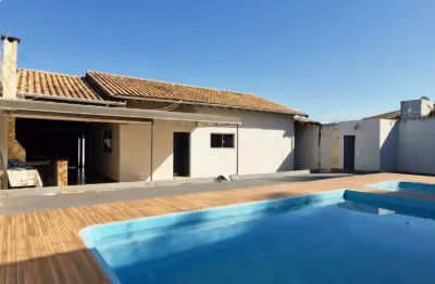 Oportunidade casa Monte Castelo 530 mil. Com piscina. 3 quartos.