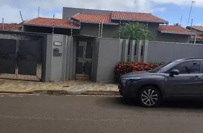 Linda casa. Próximo de área militar. Com piscina. Fogão a lenha de ferro.