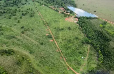 200 hectares. Banhada pelo Rio Jatobá. 55 km de Campo Grande.
