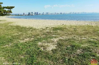 Joia rara à beira-mar: terreno de 1.000m² com frente para o mar e avenida - venda ou permuta!