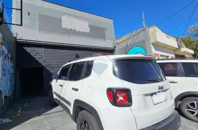 Salão comercial com 130m², na av. frederico ozanam, em frente ao maxi shopping.