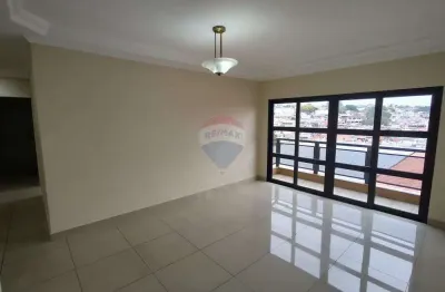 Apartamento para alugar com 110m², 3 quartos com varanda, sendo 1 suíte, 2 banheiros e 1 vaga coberta