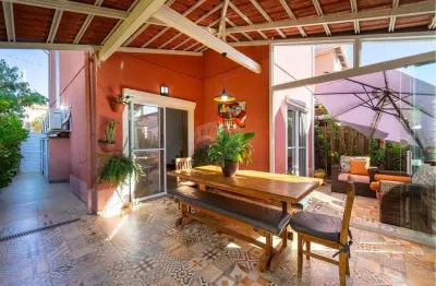 Sobrado no condomínio casas da toscana, 3 dormitórios, sendo 1 suite e 2 vagas de garagem, sendo 1 coberta