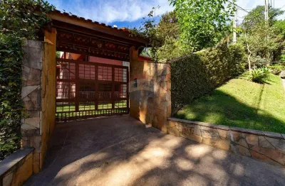 Chácara à venda com 4 quartos, 2 suítes, piscina, jardim, área gourmet -Condomínio Saint James I - Campo Limpo Pta