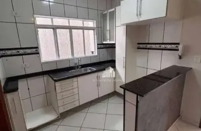 Casa assobradada em excelente localização do bairro jardim paulistano próximo ao centro da cidade! a casa tem 3 quartos sendo 1 suíte sala copa/cozinh