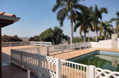 Chácara no condomínio beira d’água – 2.000 m² de tranquilidade e laze