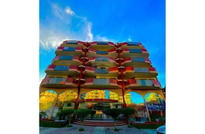 Apartamento 2 quartos ( 1 suite ) - 2 vagas cobertas - Braga, uma quadra da praia  .