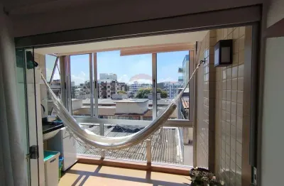 Cobertura à venda na praia do forte, cabo frio – reformado, 2 quartos e varanda