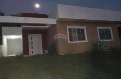 Excelente casa no condomínio chácara da aldeia  ,caminho para buzios
