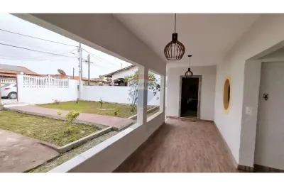 Casa à venda com 3 quartos (2 suítes) em iguaba grande - rj.