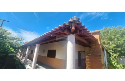 Descubra sua casa dos sonhos no centro de unamar, cabo frio, rj.