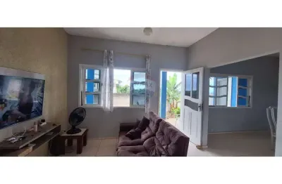 Casa em condomínio fechado com 3 quartos à venda na Rua Trinta E Cinco, 55, Extensão do Bosque, Rio das Ostras