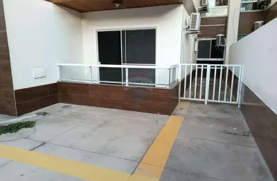 Apartamento com 3 quartos para alugar na Rua Carlota Serpa, 102, Centro, São Pedro da Aldeia