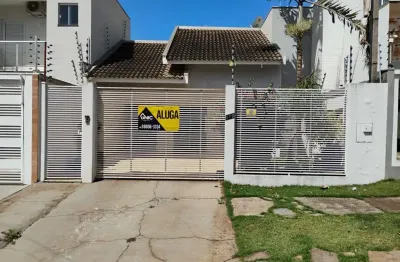 Casa com 3 quartos para alugar na Rua Pioneiro Waldemar Buosi, 170, Jardim Oriental, Maringá