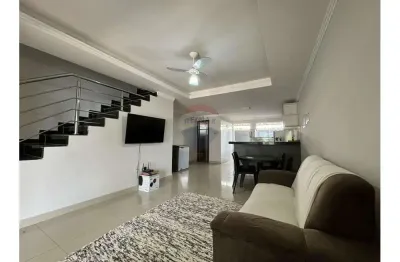 Casa espaçosa com piscina, 3 quartos e armários planejados no alto taperapuan