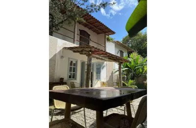 Casa de 4 quartos locação por temporada em arraial dajuda proximo ao centro e praia