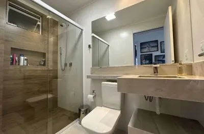 Apartamento mobiliado com 3 dormitórios e 2 vagas de garagem em navegantes/sc