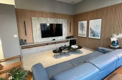 Casa finamente decorada e mobiliada em condomínio fechado com 4 suítes na av. dos estados
