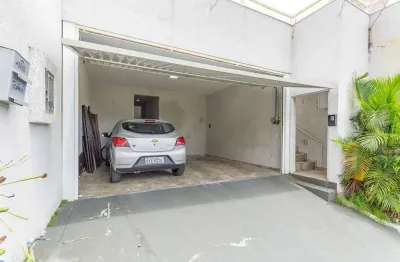 Casa com 4 dormitórios sendo 2 suítes e 2 vagas de garagem no bairro nações em balneário camboriú