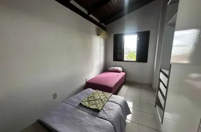 Casa com 3 dormitórios sendo 1 suíte e 1 vaga de garagem em balneário piçarras