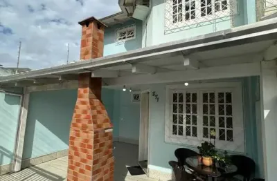Casa com 2 dormitórios sendo 1 suite e 1 vaga de garagem no bairro são vicente em itajaí