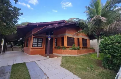 Casa mobiliada com 03 dormitórios 03 vagas de garagem no santinho e ingleses norte de florianópolis!