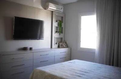 Casa finamente mobiliada e equipada de 3 andares com elevador em localização privilegiada em itajaí