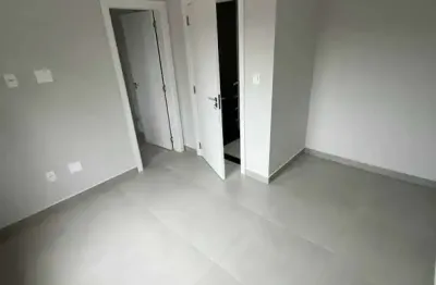 Sobrado com 2 suítes e 1 vaga de garagem em canto grande - bombinhas