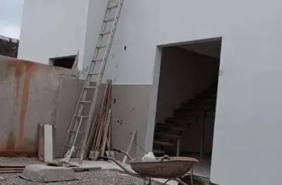 Sobrado à venda 100m2, 03 dormitórios (1 suíte), 02vagas garagem, ipiranga, são josé, sc