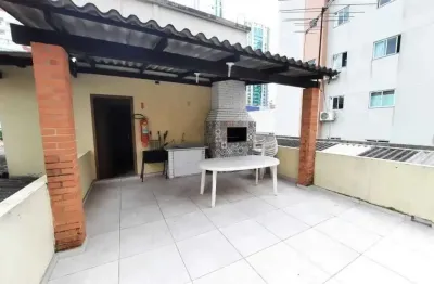 Apartamento com 2 dormitórios, 1 vaga de garagem no centro balneário camboriú