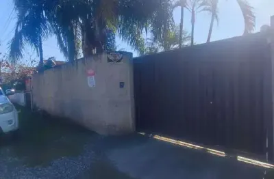 Casa com 2 suítes, 3 vagas de garagem, piscina no bairro itapema norte em itapoá