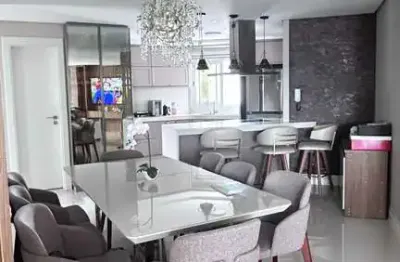 Apartamento mobiliado com 3 suítes e 4 vagas de garagem em balneário camboriú